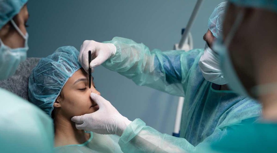 نحوه‌ انتخاب بهترین جراح برای عمل بینی 