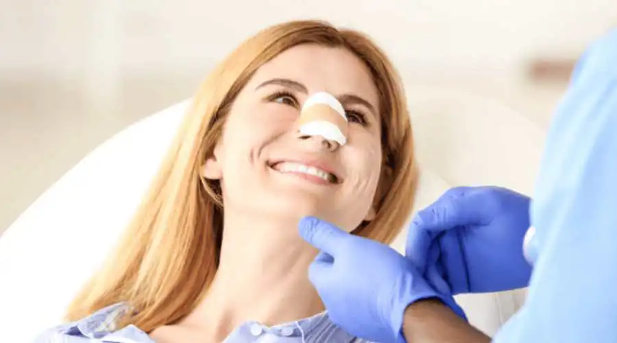 نحوه خوابیدن بعد از عمل بینی به چه صورت است؟