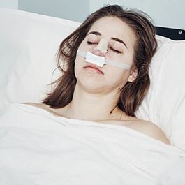 نحوه خوابیدن بعد از عمل بینی